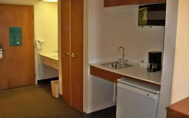 Days Inn Denver International Airport