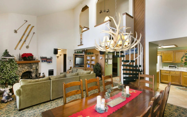 Aspen Creek by 101 Great Escapes