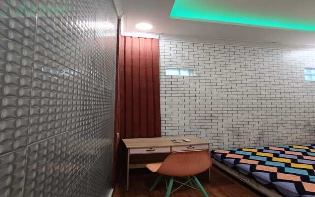 OYO Life 93158 Kost Asaka