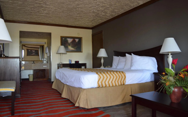 Travelodge Inn & Suites by Wyndham Norman