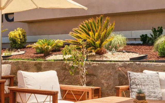 niXie Hotel & Beach