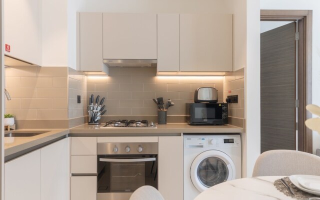 HiGuests - Sobha Creek Vista tower A