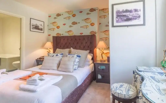 Port Gaverne Hotel