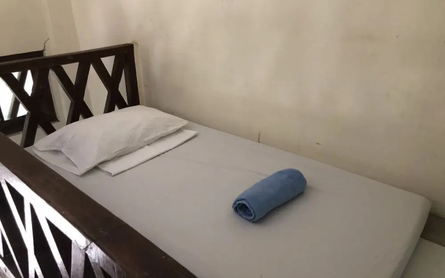 Lifesprings Community Center - Hostel