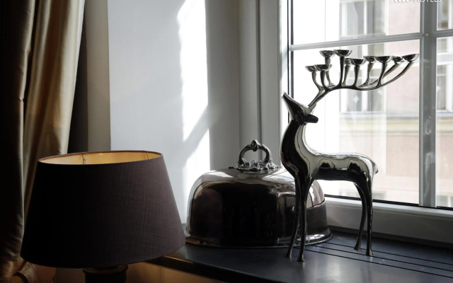 Lesar Hotel Angel