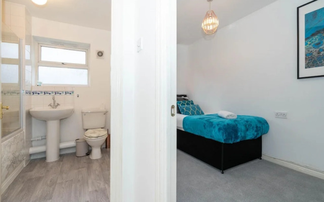 Superb Two Bedroom Duplex With Garden and Parking