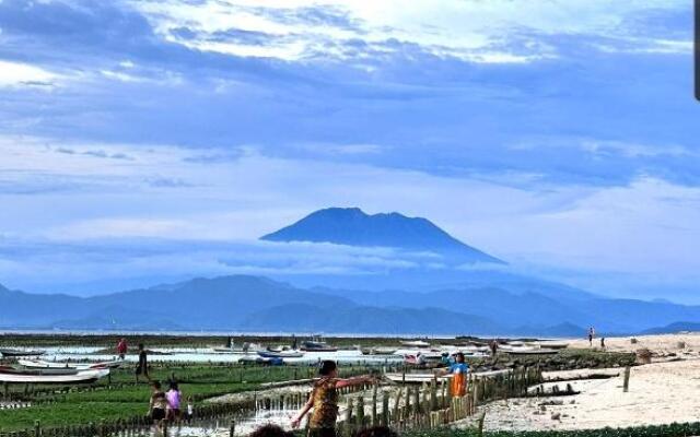 Lembongan Beach House