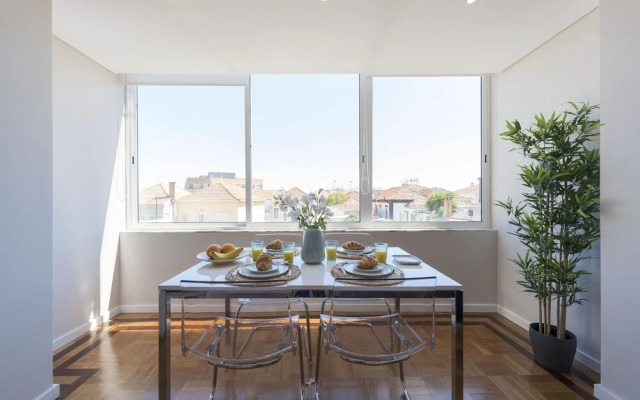 Bright & Sunny Beach House