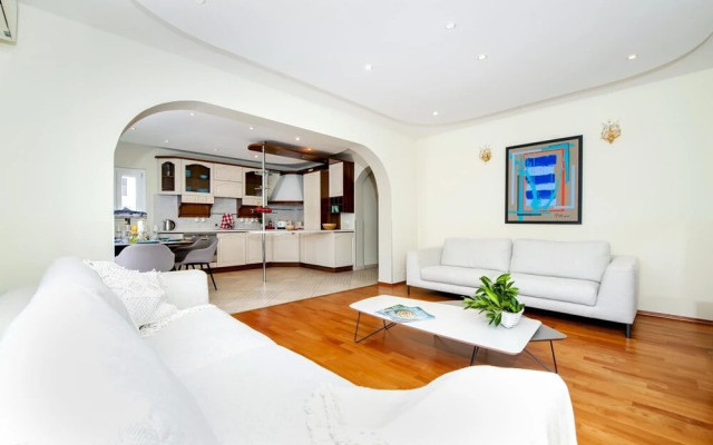 Villa Francesco - Four-bedroom Apartment