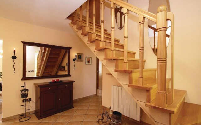 Beautiful Home in Labin With Wifi and 6 Bedrooms