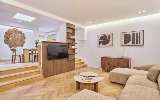 2BR With AC Canal Saint-martin