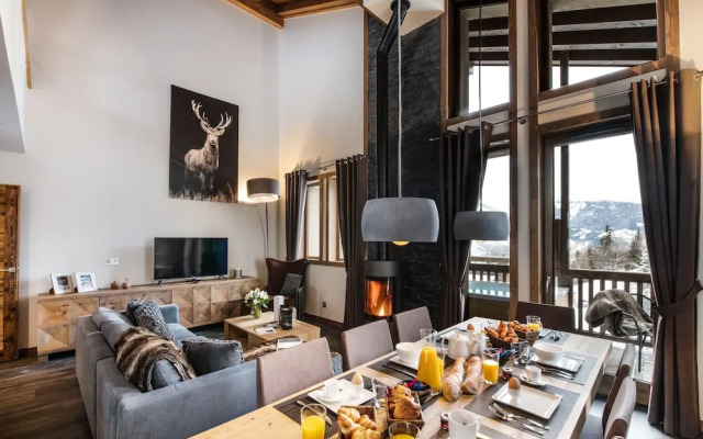 Yellowstone Lodge Chalet 1