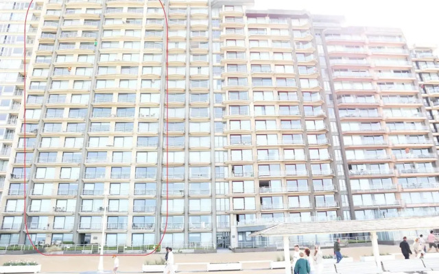 Stylish Apartment by the Sea