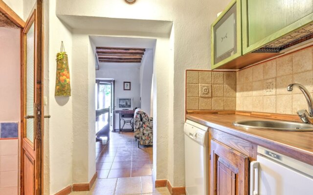 Pretty Apartment in Boccheggiano With Swimming Pool