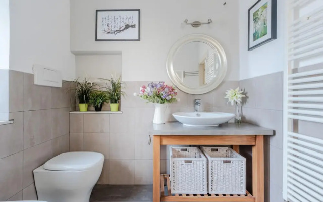 Miss Penny in Lucca With 2 Bedrooms and 1 Bathrooms