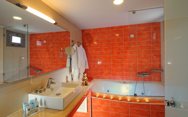 The Noverian Scenic Crete Hilltop Villa Resort & Spa