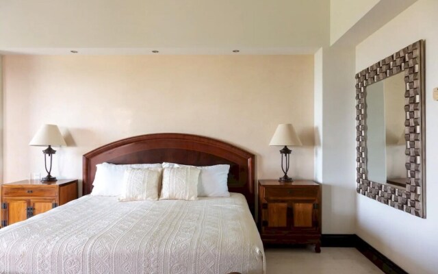 Sunny Vacation Condo 7