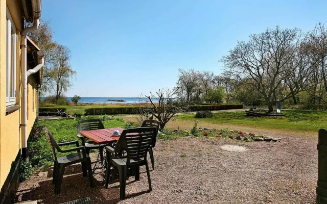 Two-Bedroom Holiday home in Svaneke 4