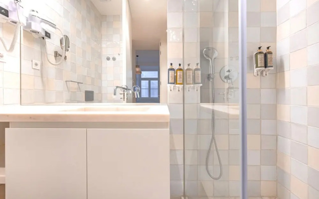 Ando Living Douradores House