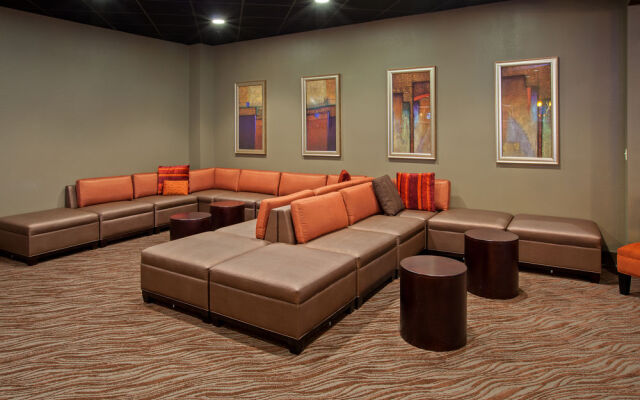 Holiday Inn Evansville Airport