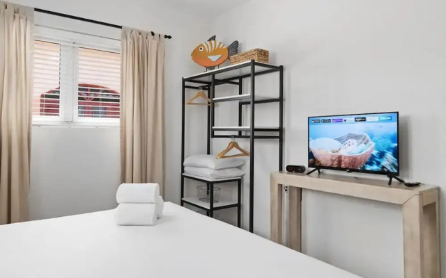 Beautiful 3br2ba Amazing Location w Private Pool