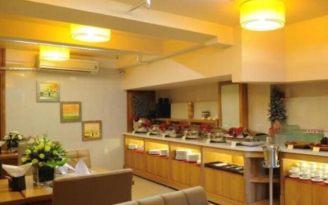 Mayflower Saigon Hotel