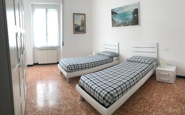 HOST IN LEVANTO - Scirocco con biciclette