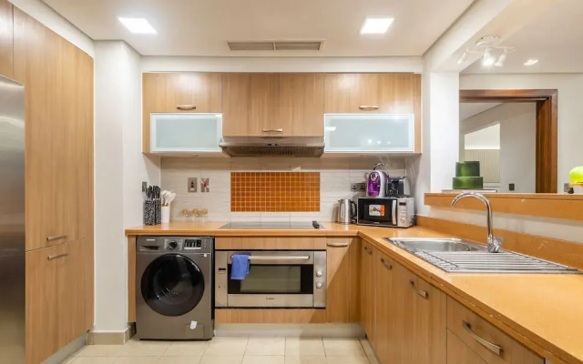 2BR + Maid's w Sea Views in Palm near Nakheel Mall