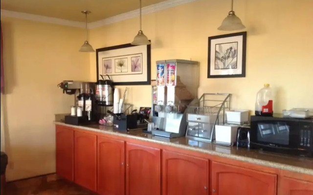 Americas Best Value Inn Hanford