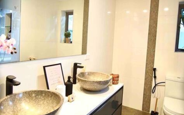 St Johns Apartment 3 Bed 2.5 Bath 2 CarPark Brisbane CBD – Bathroom – Brisbane