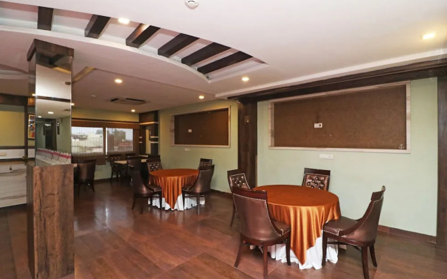 OYO 4906 Hotel Lotus