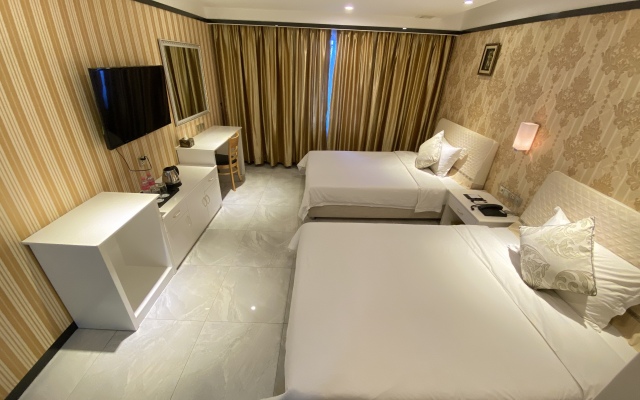 Lucky 8 Hotel