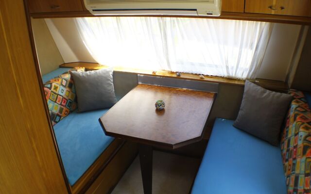 Golden Sand Beach & Caravan