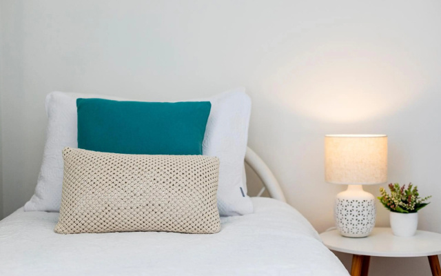 Montipora Unit 3 - In the heart of Airlie, wi-fi and Netflix – Guest Rooms – Airlie Beach