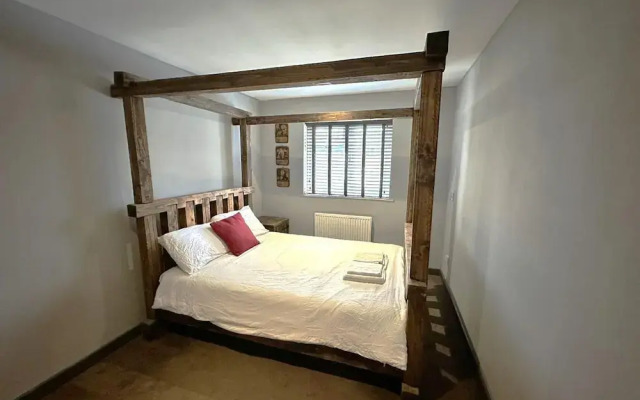 Leamington Spa-3 Bed-garden-pets-parking