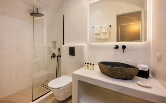 Athina Luxury Suites