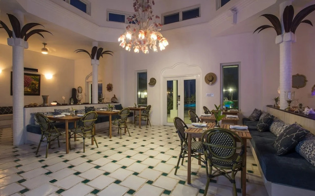 La Bougainvillea Estate 12 Bedroom Duplex