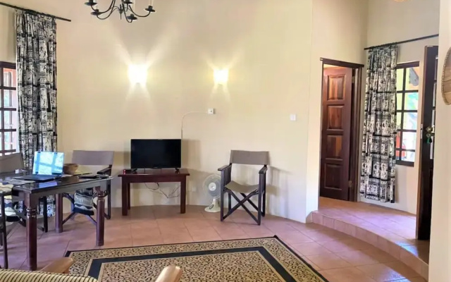 Double Lodge in Natural African Bush - 2112