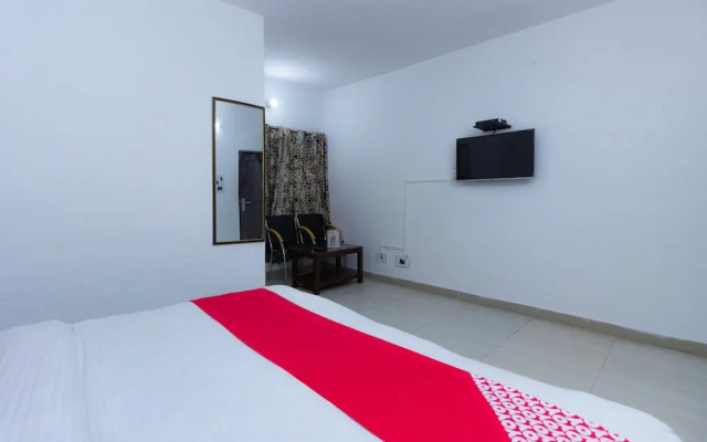 OYO 8951 Hotel Royal Regency