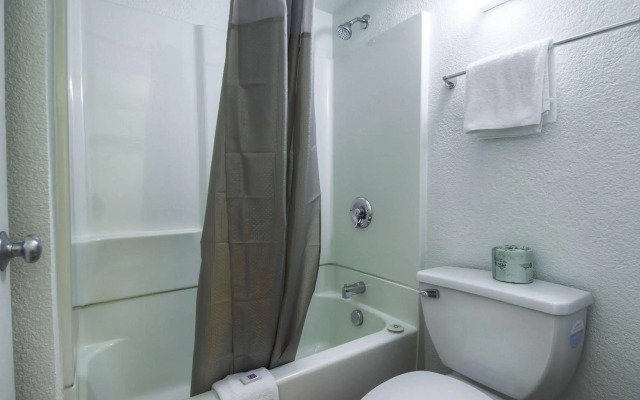 Motel 6 Rancho Mirage, CA - Palm Springs