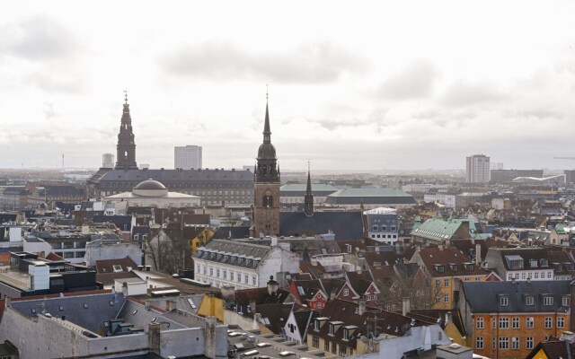 Beautiful 1 Bedroom Apartment In The Building From 1734 In Heart Of Copenhagen