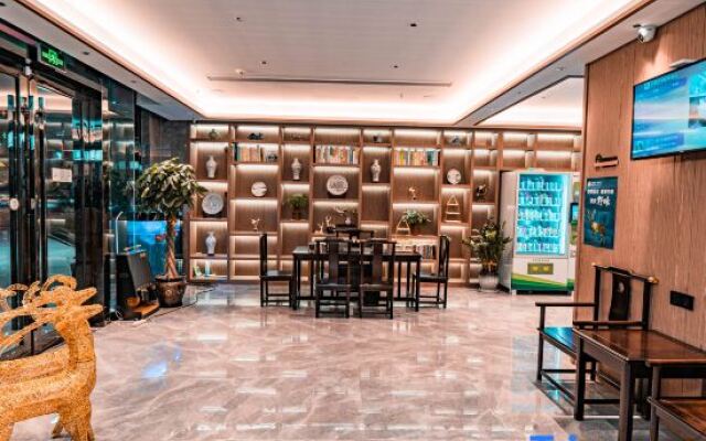 Rugao Yunlai Jurong Hotel