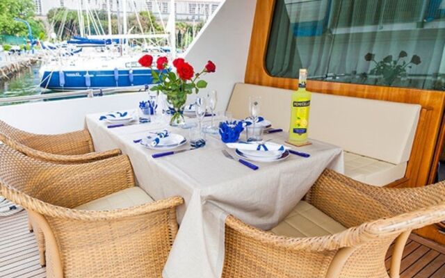 Yacht Suite Sorrento