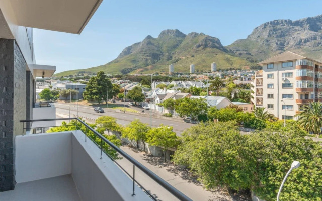 Stylish 2 Bedroom Luxury Apartment In Gardens