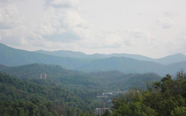 Mountain Haven - Relax & enjoy AMAZING 180 Degree Views of Mt LeConte