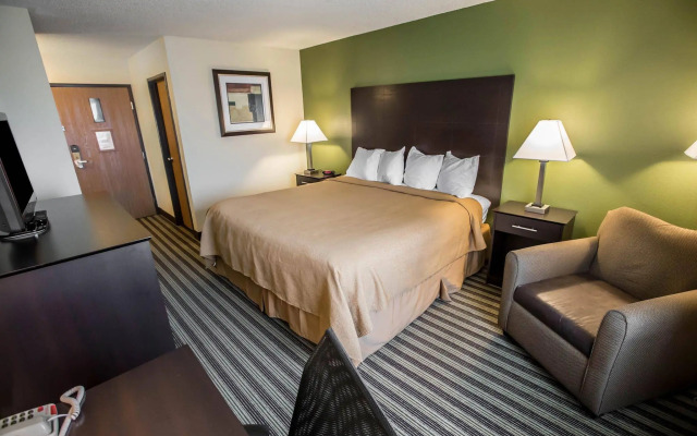 Quality Inn Chesterton near Indiana Dunes National Park I-94