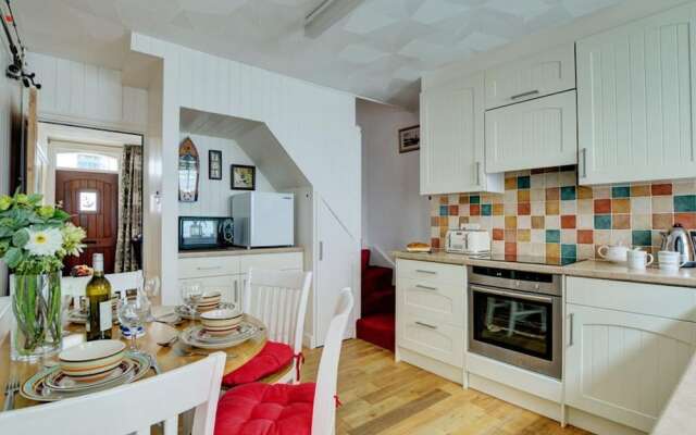 Nice Holiday Home in the Beautiful, Hilly Looe, Near the Sandy Beach