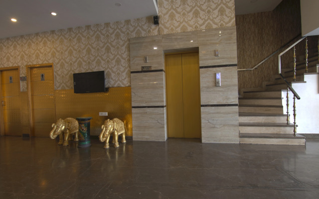 Fabhotel Sallow Grand