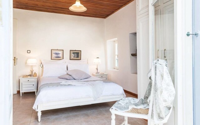 "Memory" Apt in Stone Tower 1690 • Andros Island