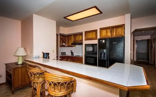 Kahaluu Bay Villas 304